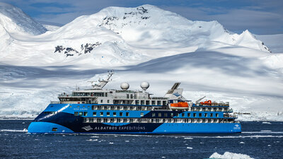 Albatros Expeditions Wenyan Wang Qiu Bi 37188821