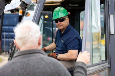 Forklift operator ULS 04705 IMG 3180