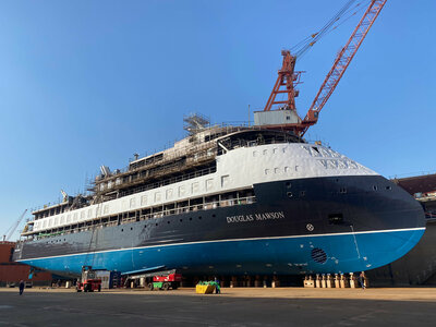 Launch expedition cruise ship Douglas Mawson IMG 2375