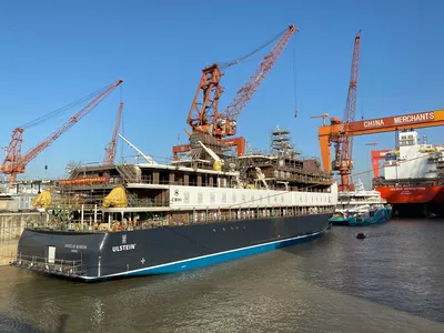 Launch expedition cruise ship Douglas Mawson IMG 2457