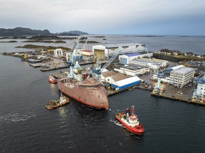 Hull arrival BS Offshore Ulstein Verft Yno 320 CR Ulstein Group 4