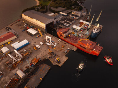 Hull arrival Nexans Electra CLV at Ulstein Verft 0106 MARTIN GISKEGJERDE OCLIN