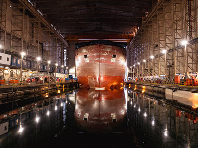 Hull arrival Nexans Electra CLV at Ulstein Verft dock hall 0121 MARTIN GISKEGJERDE OCLIN
