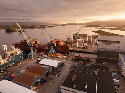 Hull arrival Nexans Electra CLV at Ulstein Verft dock hall 0096 MARTIN GISKEGJERDE OCLIN