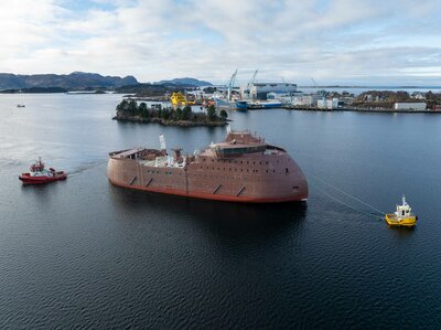 11 03 25 YNO 321 hull arrival 06 37741436