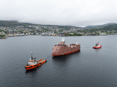 Yno_322_hull_arrival_Ulstein_Verft 6