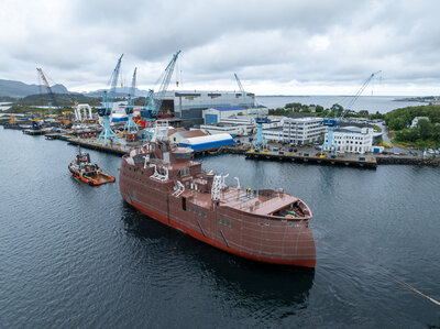 Yno_322_hull_arrival_Ulstein_Verft 4