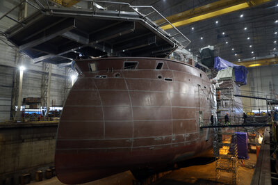 IMG 8180 Yno 322 docked