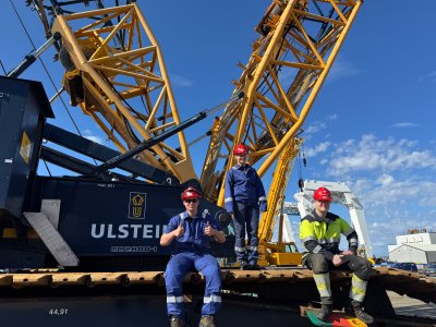 Apprentices trawler crane
