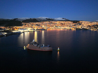 Launch 322 docking 323 CSOV newbuild Ulstein Verft 4