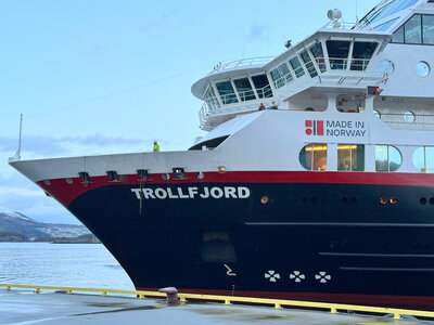 Hurtigruten Trollfjord quayside web IMG 2344