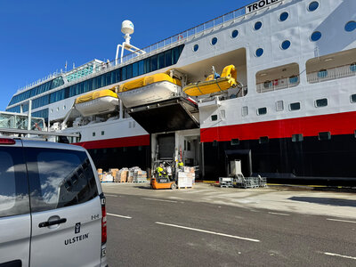 Ulstein Verft aftermarket Hurtigruten Trollfjord quayside IMG 2354