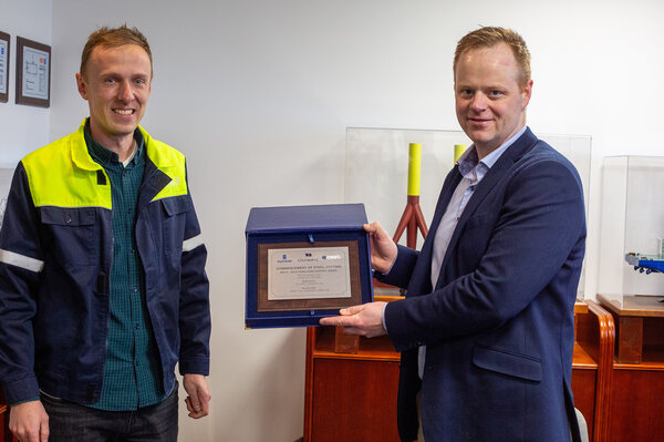 Jakob Sobotko, project manager Crist, and Marius Bergseth, CCO Olympic, at the steel cutting ceremony of Olympic's first CSOV.