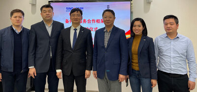 Representatives from Sinoocean and Ulstein at the signing of the framework agreement.