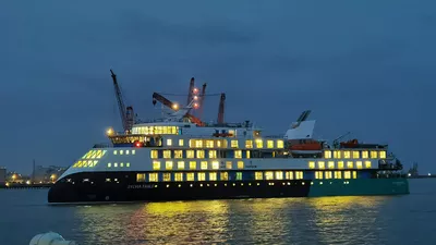 'Sylvia Earle' departing for sea trials, courtesy of SunStone Ships.