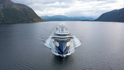 The 'National Geographic Resolution' steaming, photo by uavpic com.