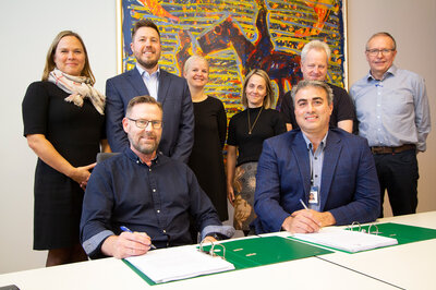 Handover of the NatGeo Resolution.