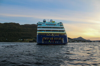 Aft view of the NG Resolution