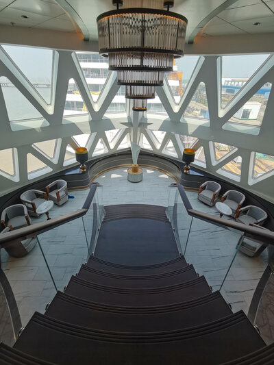 The X-BOW® Lounge