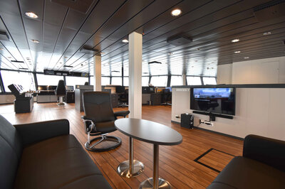 Keeping a sophisticated and comfortable standard on the bridge. Photo: Rovde Møbel & Design