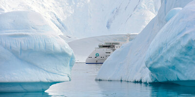 Greg Mortimer, photo by Sergei Andronov.
