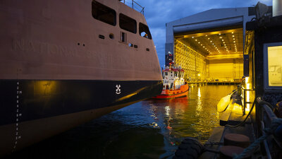 Polar vessel heading for the dock hall. Photo: Daniel Osnes.