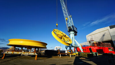 First of two lay wheels on the move, photo Daniel Osnes.