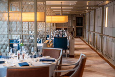 Restaurant 270°, NG Endurance.