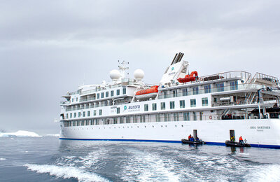 Tender boats Greg Mortimer photo Franz Wusits