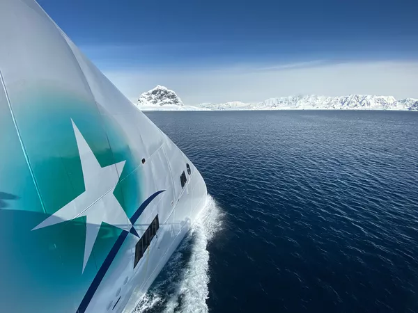 Greg Mortimer's X-BOW cutting the seas, photo: Scott Portelli/Aurora Expeditions.