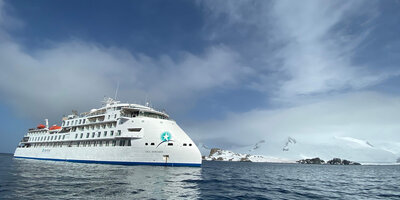 Greg Mortimer in the Antarctica, photo Peter Szyszka.