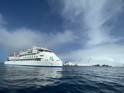 Greg Mortimer in the Antarctica, photo Peter Szyszka.
