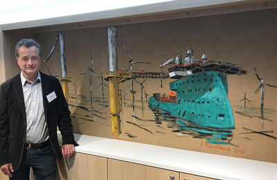 Lady sponsor Marianne van Oord gave this fantastic wall painting to the vessel. The artist is Jeroen Hermkens, a 'house artist' for van Oord.