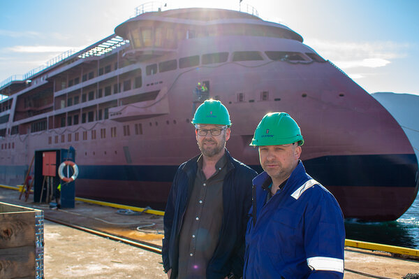 Kenneth Pettersen, Project Director, and Jarle Åsemyr, Manager Hull Department, both at Ulstein Verft, followed the arrival of the Endurance hull.