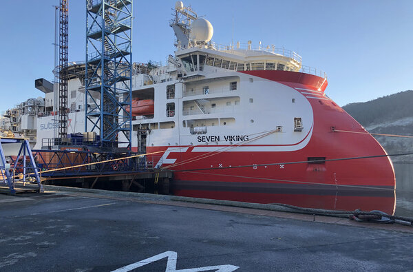 Seven Viking til kai for å bygge om til batterihybrid.