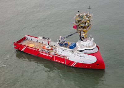 The 'Kasteelborg' W2W vessel, originally designed and built as a platform supply vessel (Blue Queen) of the PX121 design.