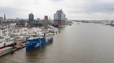 Windea La Cour in the Hamburg harbour.