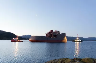 Arrival of the SOV hull on 3 January 2016. Yno 309 at Ulstein Verft is the first X-STERN vessel to date. (Photo: Don Johansson)