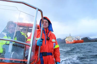 Busy days picking up people at Hareid to do test on board Island Venture