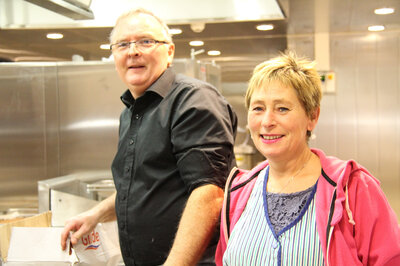 Magnar Hatløy and Unni Hasund making sure the crew is well fed.