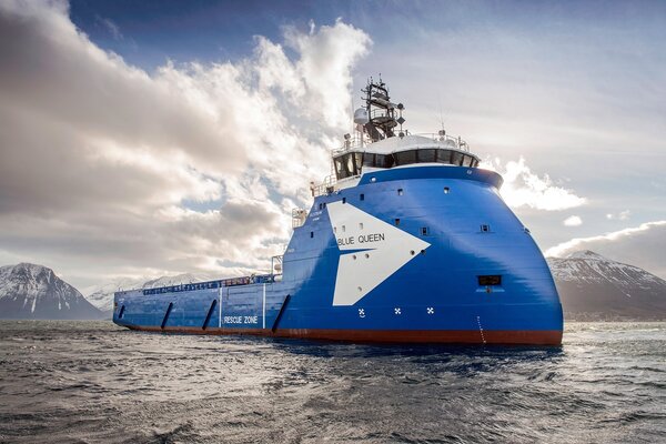 Platform supply vessel NAO Protector (previously Blue Protector), PX121 design, photo Ulstein