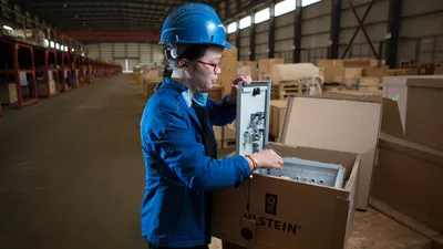 Ulstein's Kelly Jiang evaluating equipment delivery at Sinopacific, photo: Marius Beck Dahle.