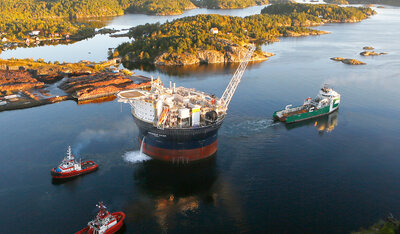 Bourbon Orca towing the Voyageur Spirit