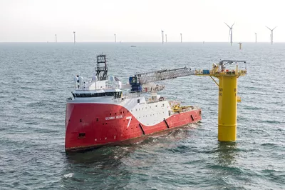 Seaway Moxie, a Walk-To-Work Installation Support Vessel (ISV), photo by Flying Focus.