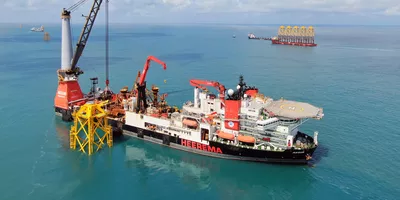 The 'Aegir' is based on our SOC 5000 design. Originally a deep water construction vessel, it has been converted by Ulstein to a fast sailing, DP offshore heavy lift vessel.