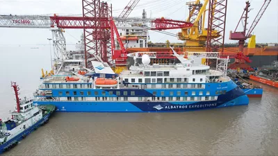 Ocean Albatros Leaving the Yard 1