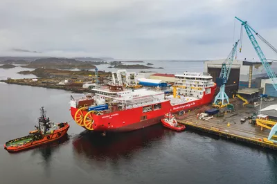 Launching the Nexans Aurora from the Ulstein Verft dock hall Fotograf Hagen