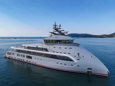 'Olivia O', an Ulstein designed and built X-BOW yacht - in cooperation with Espen Øino.