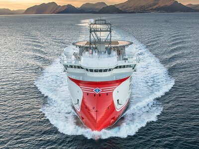 ULSTEIN SX148 Seven Viking, photo Per Eide Studio