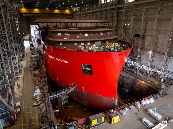 Yno 317 Nexans Electra in dock hall partly painted ULS 03508 DJI 20250919133134 0044 D